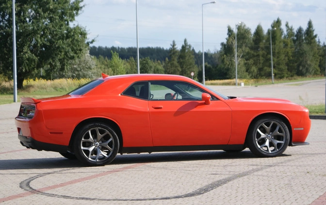 Dodge Challenger cena 81900 przebieg: 211000, rok produkcji 2017 z Legnica małe 137